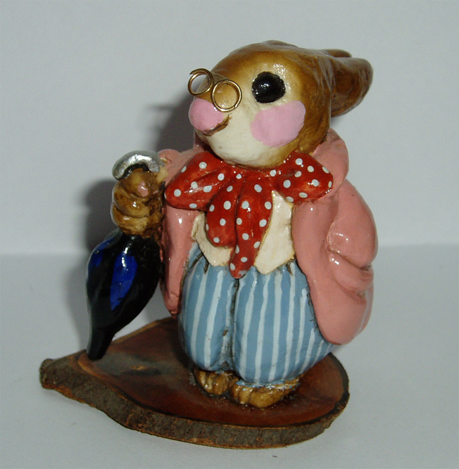 B-04_The_Professor_Rabbit_pink_jacket