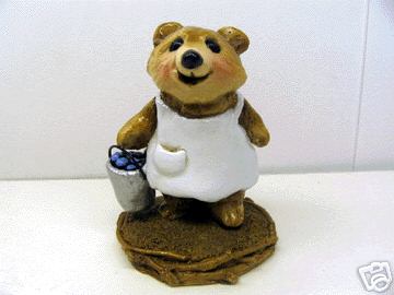 BR-02_Girl_Blueberry_Bear_white_front