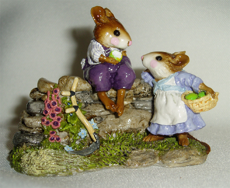 FS-7_Wayside_Chat_Collectors_Haven_purple_and_blue