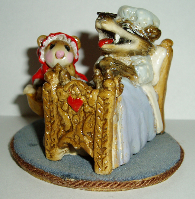 FT-01_Little_Red_Riding_Hood_Mouse_and_Wolf_blue_blanket_NoTail