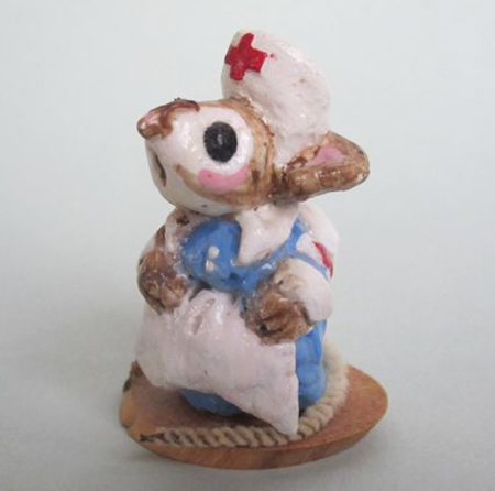 M-003_Miss_Nursey_Mouse_no_glasses