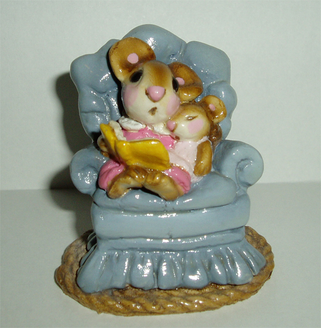 M-019_Baby_Sitter_blue_chair_pink_baby