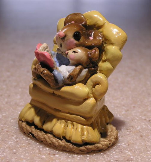 M-019_Baby_Sitter_yellow_chair_blue_baby