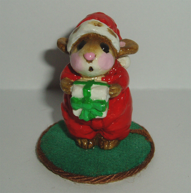 M-033_Chris_Mouse_green_cloth_base