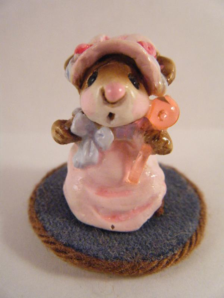 M-034_Mousey_Baby_pink_sleeper_blue_cloth