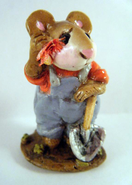 M-037_Gardener_Mouse_hankie_red