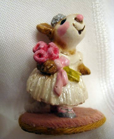 M-038_Mouse_Ballerina_white_dress_pink_rug