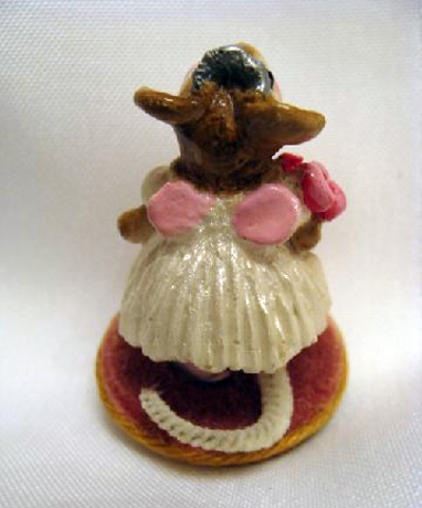 M-038_Mouse_Ballerina_white_dress_pink_rug_back