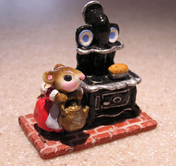 M-046_Miss_Polly_Mouse_red