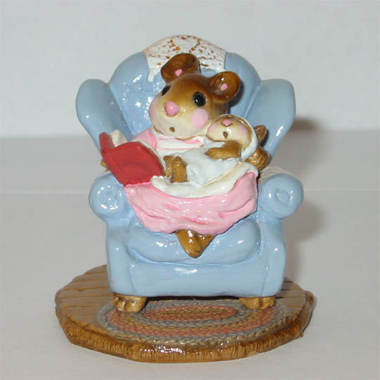 M-066_Baby_Sitter_bluechair_whitebaby