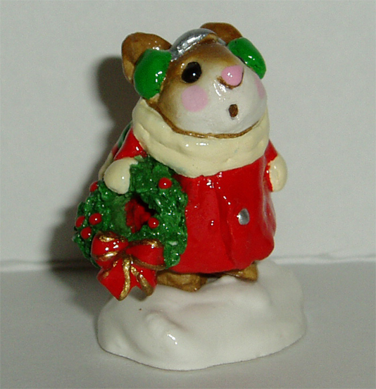 M-087_Holly_Mouse_red_coat_green_ear_muffs