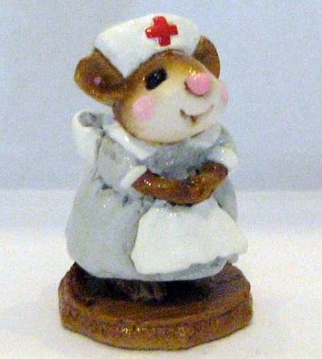 M-095_Mousey_Nurse_gray