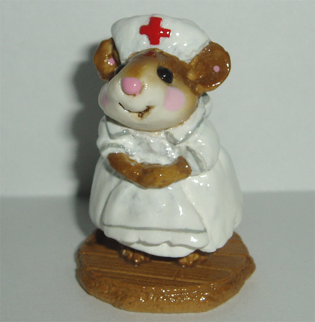 M-095_Mousey_Nurse_white