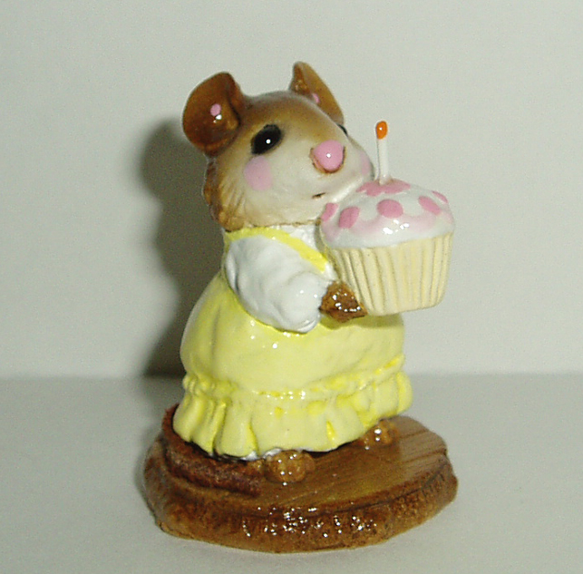 M-099_Birthday_Girl_yellow