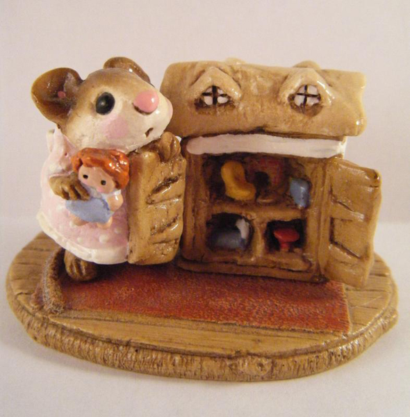 M-102_Mouseys_Dollhouse_ceramic_rug_base