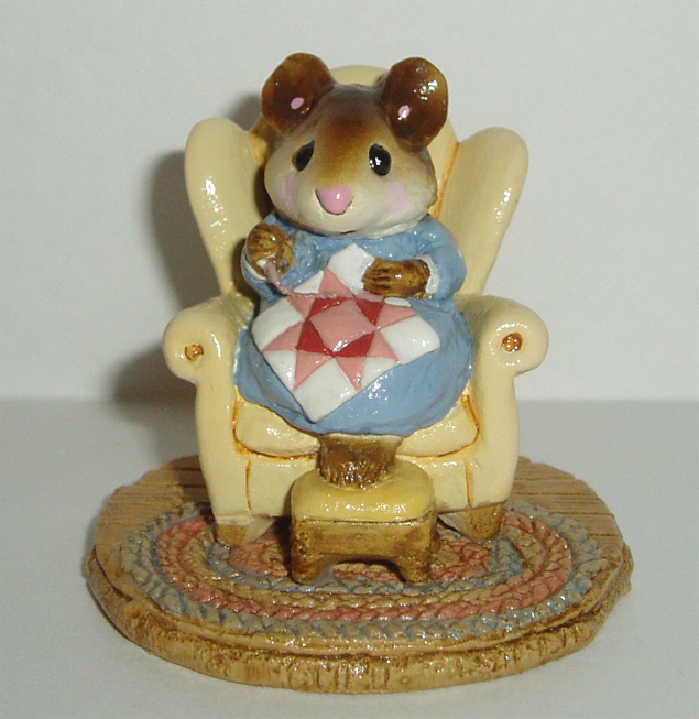 M-125_Quilting_Bea_yellow_chair
