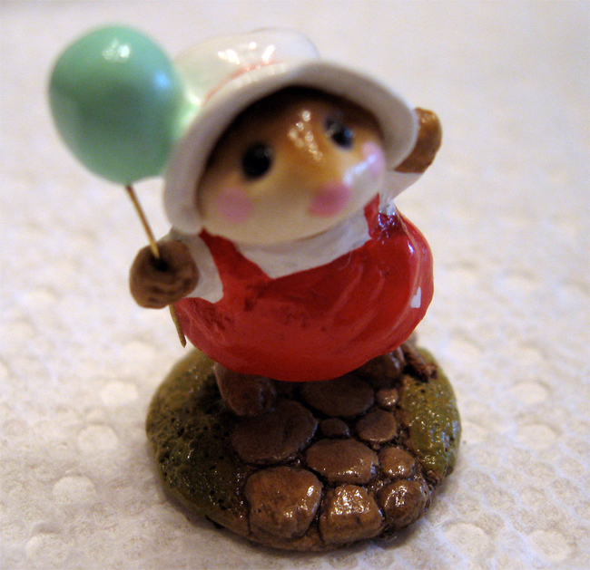 M-131_Come_Play_red_dress_white_hat
