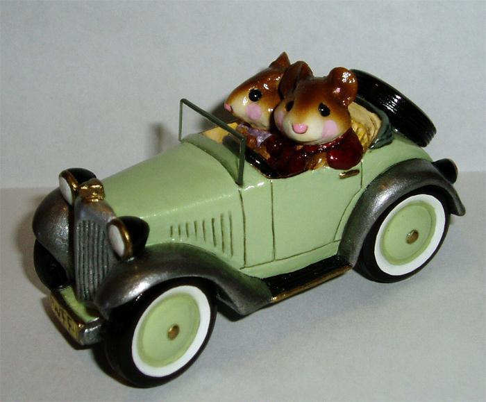 M-132_Sunday_Drivers_mint_green_car_silver_fenders