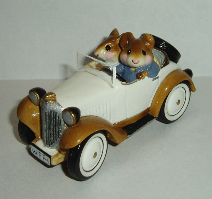 M-132_Sunday_Drivers_white_car