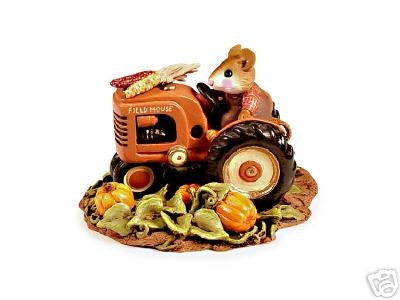 M-133_Field_Mouse_pumpkins