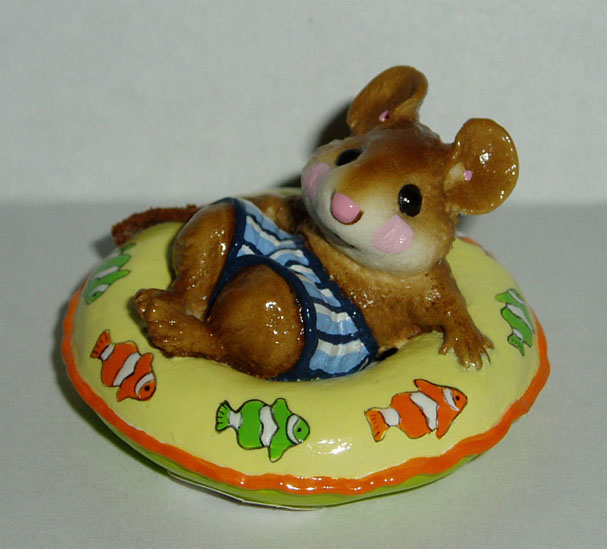 M-138_Fun_Float_clown_fish