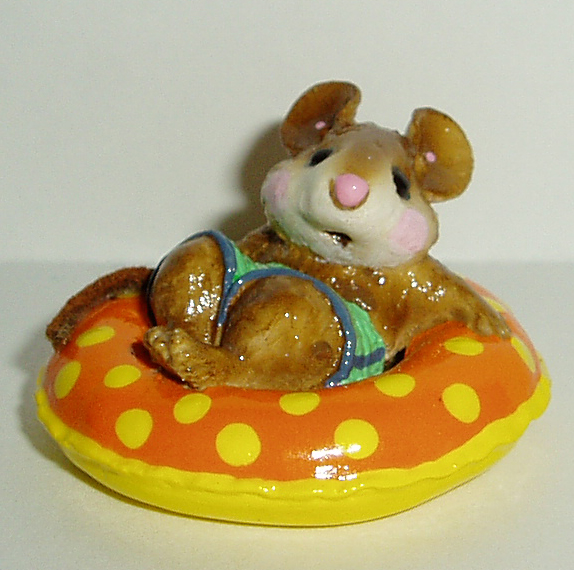 M-138_Fun_Float_orange_top_yellow_dots