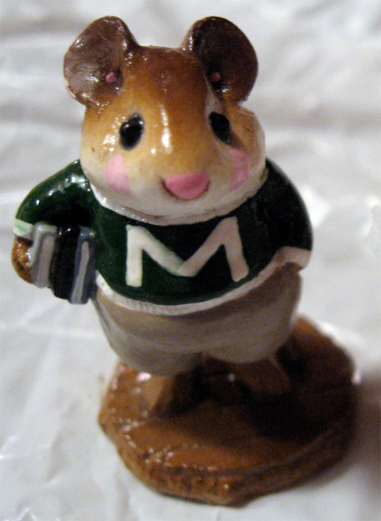 M-139_Mouse_on_Campus_green_sweater_whiteM