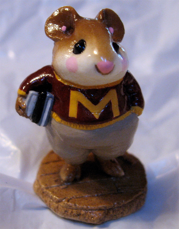 M-139_Mouse_on_Campus_maroon_sweater_yellowM