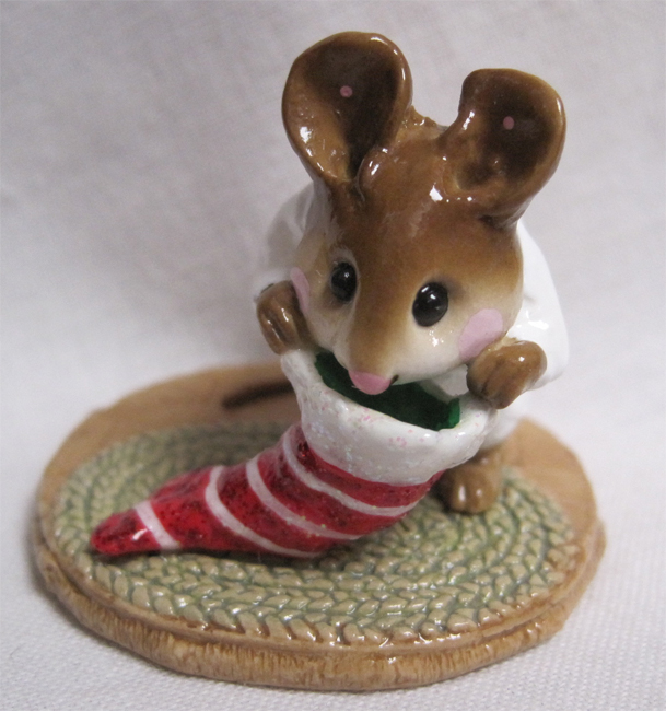 M-142_Chris-Mouse_Stocking_white_pjs_red_glitter_stocking
