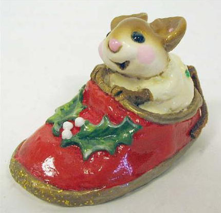 M-166_Chris-Mouse_Slipper_red_white_berries