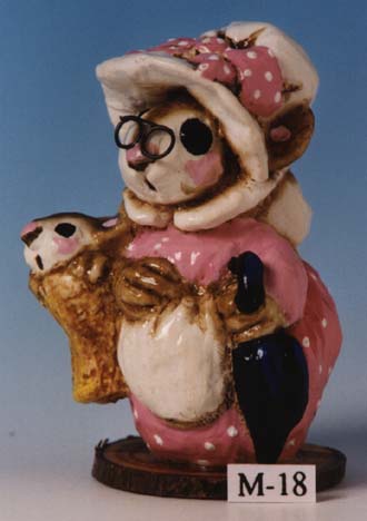 M-018 Mama Mouse with Baby (1978)