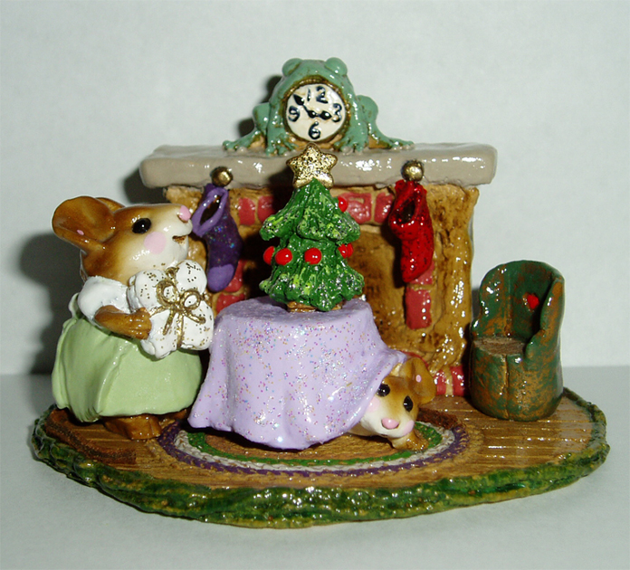 M-191_Christmas_Eve_Concord_Mousetrap_lavender_tablecloth