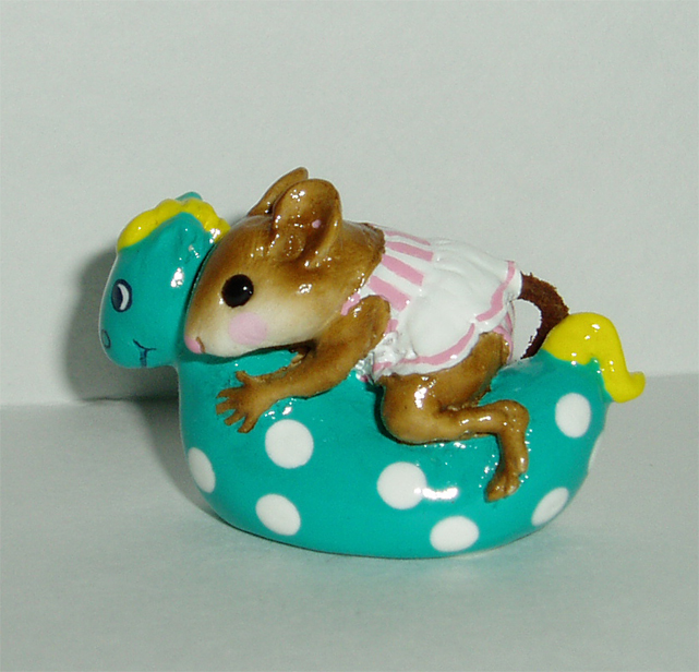 M-219_Spotted_Sea_Horse_stripes_on_top