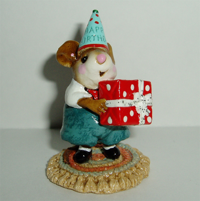 M-223_Party_Boy_teal_shorts_ceramic_rug_base