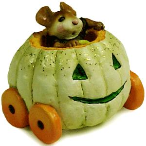 M-242_Pumpkinmobile_white