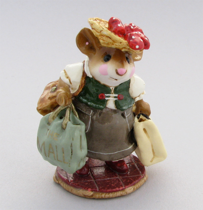 M-264_Mall_Mom_Mole_Holes_red_bow