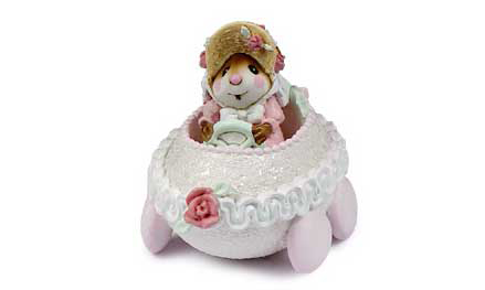 M-274a_Easter_Eggmobile_bonnet