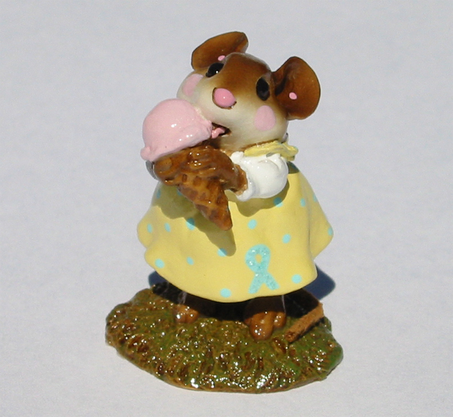 M-277_Yummy_Curio_Cabinet