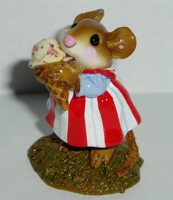 M-277_Yummy_Mole_Hole_Sarasota