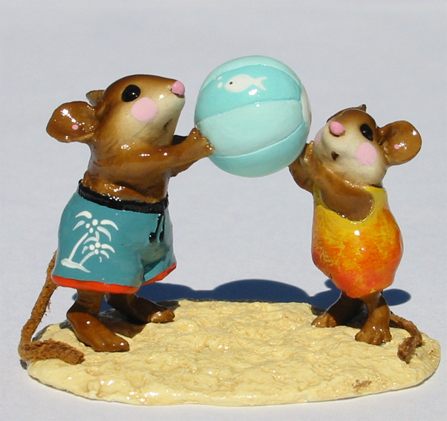 M-279_Having_a_Ball_Chalet_Cadeau