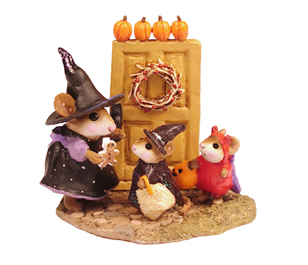 M-280a_Welcome_Trick_or_Treaters