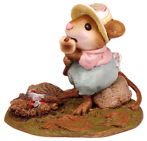 M-281_Mallowing_Out_pink