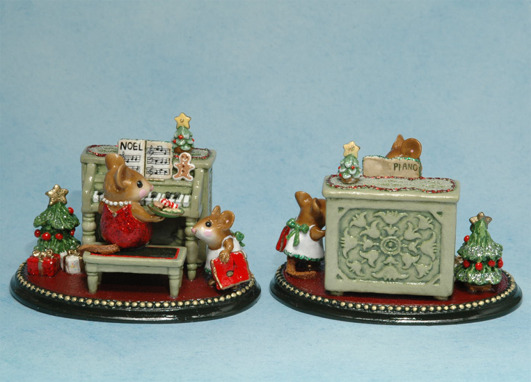 M-282b_Her_Christmas_Music_Lesson_pict2