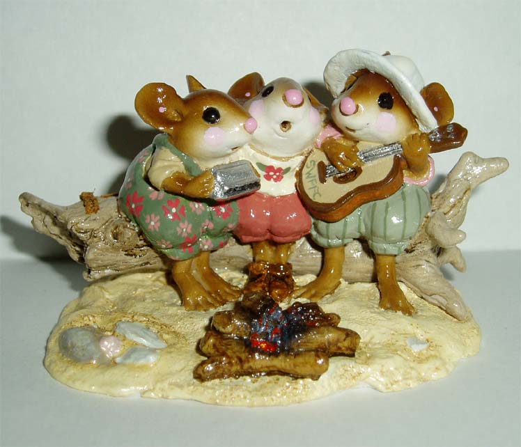 M-297_A_Wee_Folk_Song_Mouse_Social2007