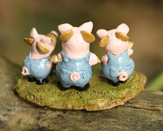 M-344d Little Piggies Three