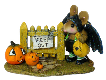 M-345_Little_Halloween_Bat_with_Pumpkins