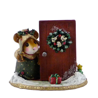 M-405_Oh_My_A_Christmas_Gift_red_door