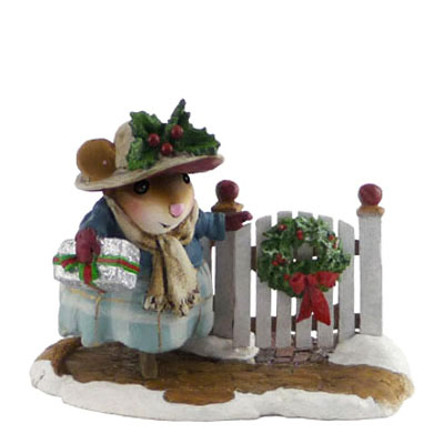 M-427_Holiday_Arrival
