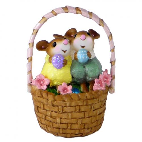 M-523 Cozy Easter Couple