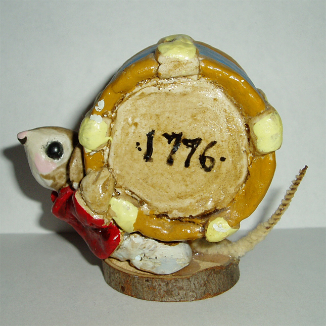 MM-03_Mouse_Carrying_Large_Drum_pic2